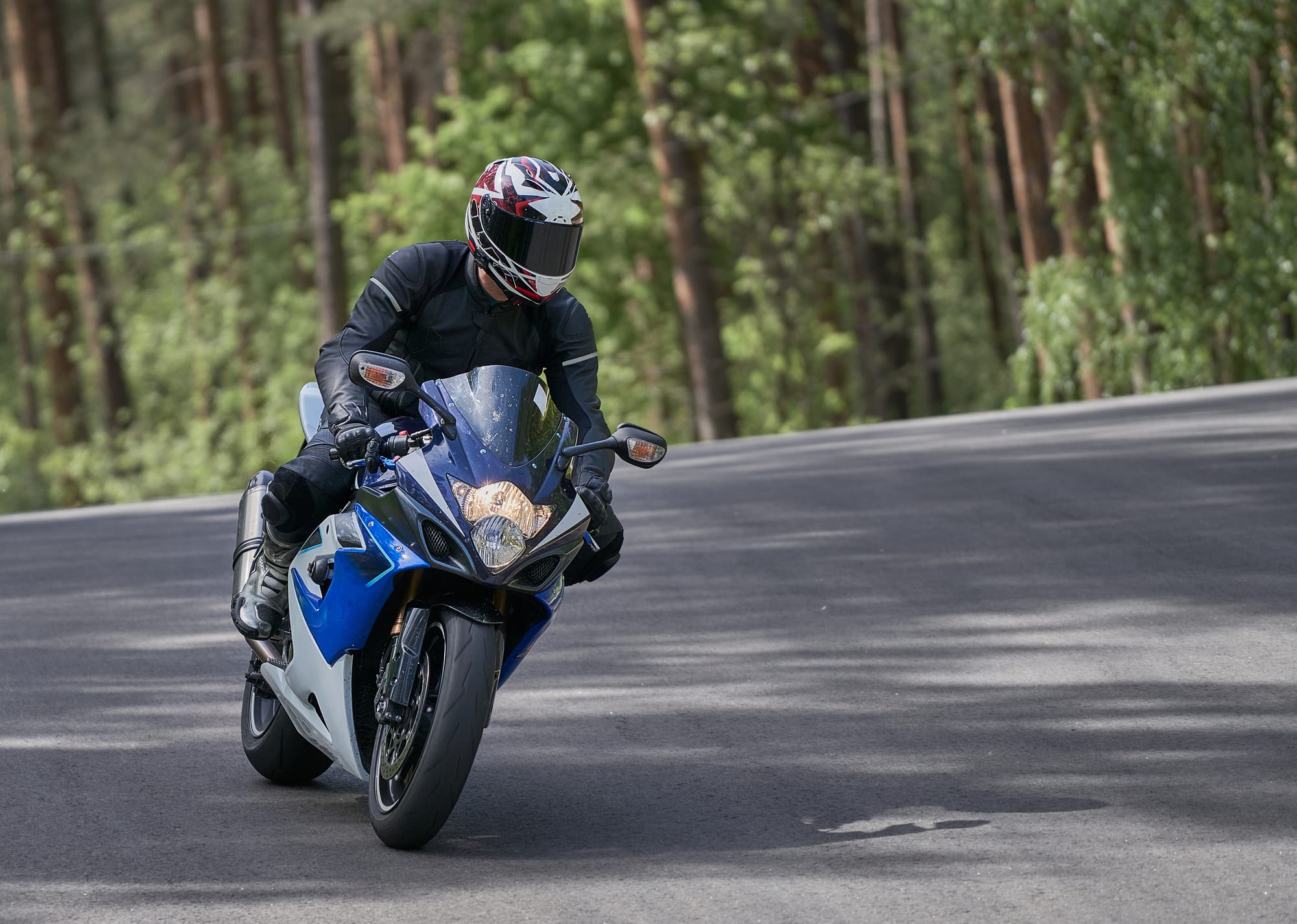 MotoCurves.nl – Elk avontuur start waar jouw wielen de weg raken.